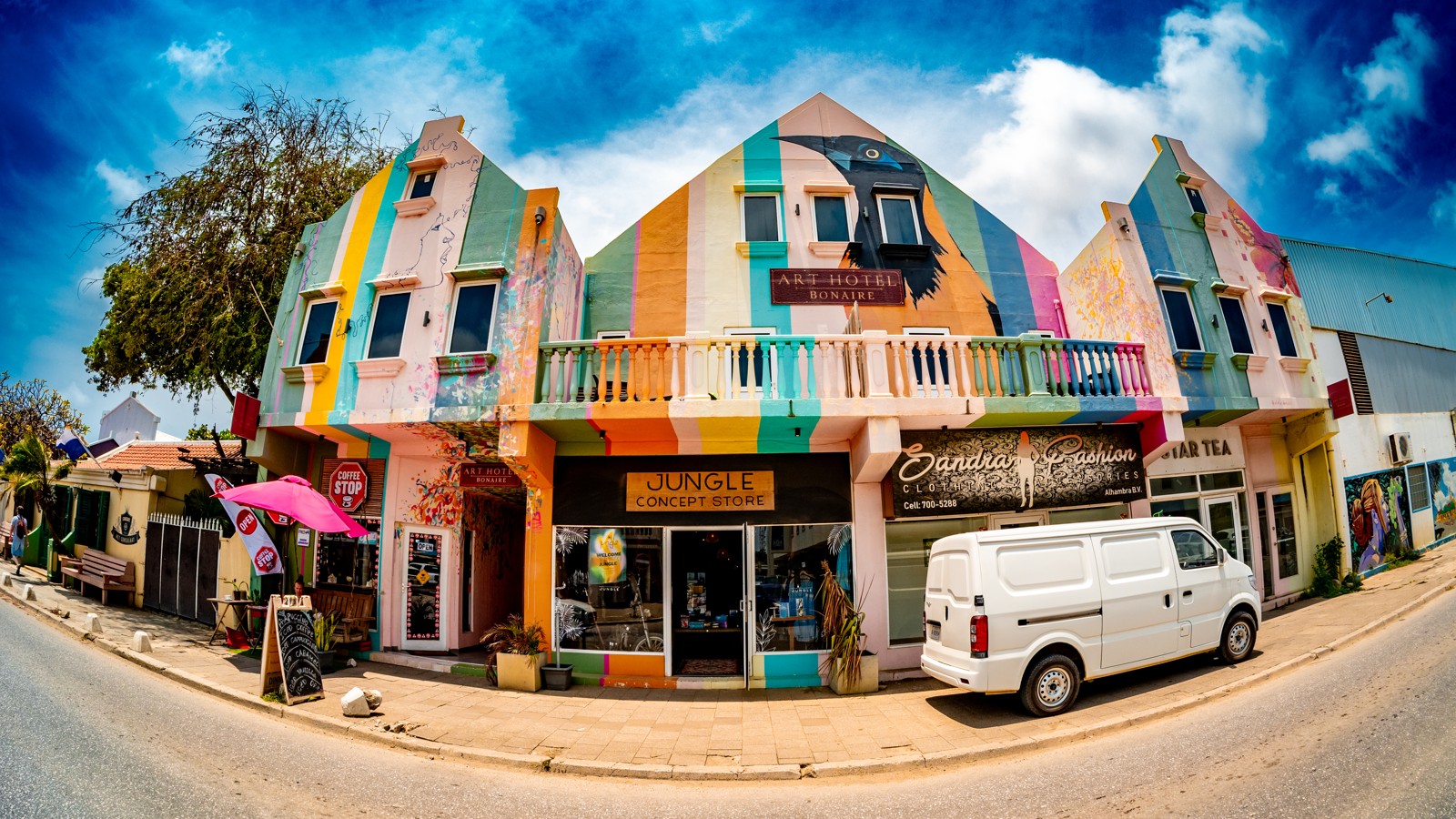 Art Hotel Bonaire - Image 1