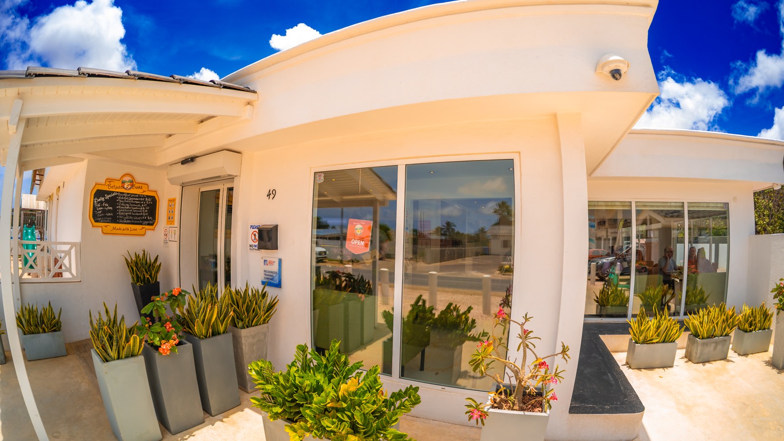 Between 2 Buns - Image 2