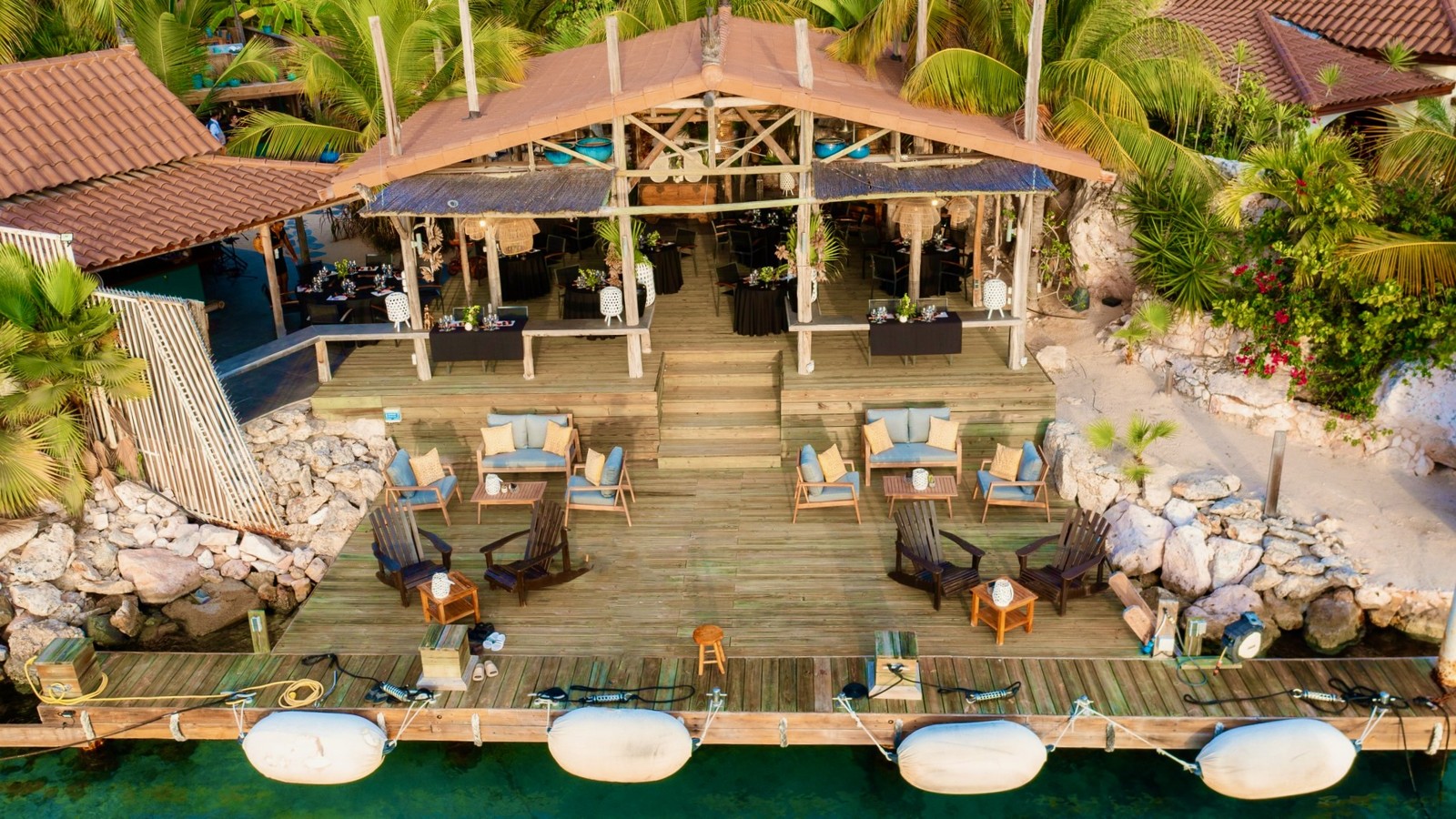 Baoase Sunset Deck Restaurant