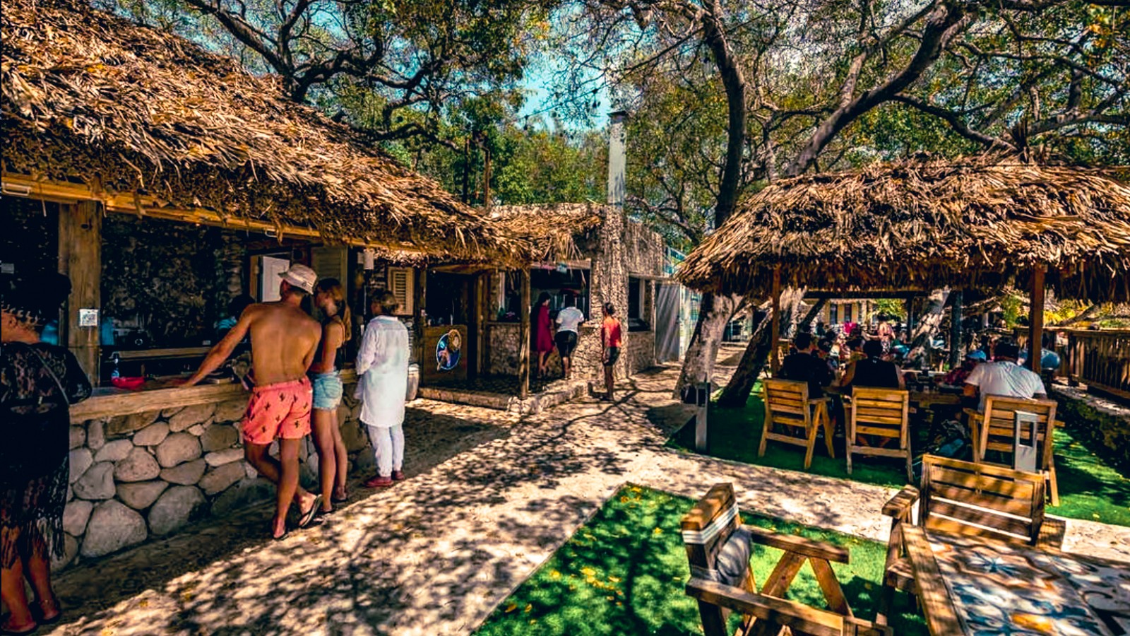 Cast Away Beach Bar - Image 1