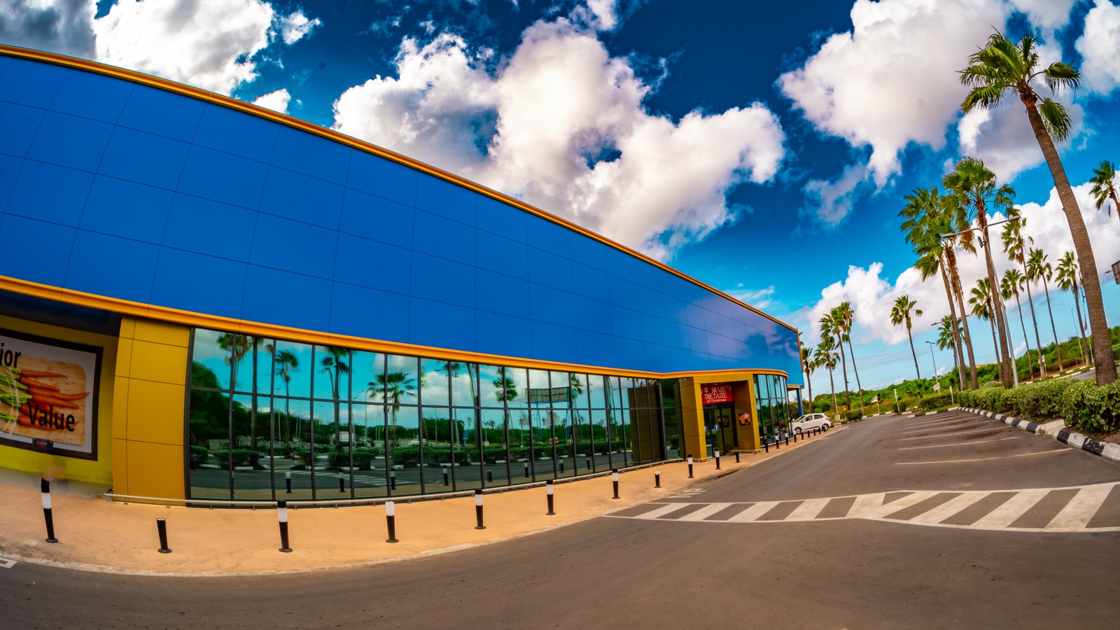 Centrum Supermarket - Image 2