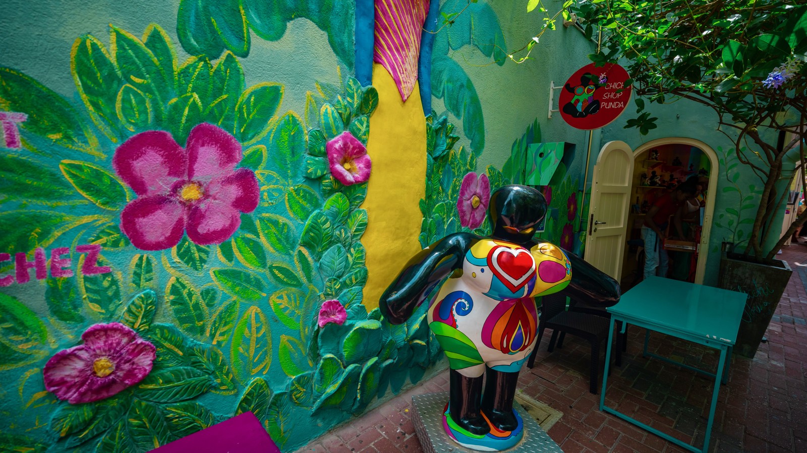 Serena's Art Factory / Chichi Curacao - Image 1