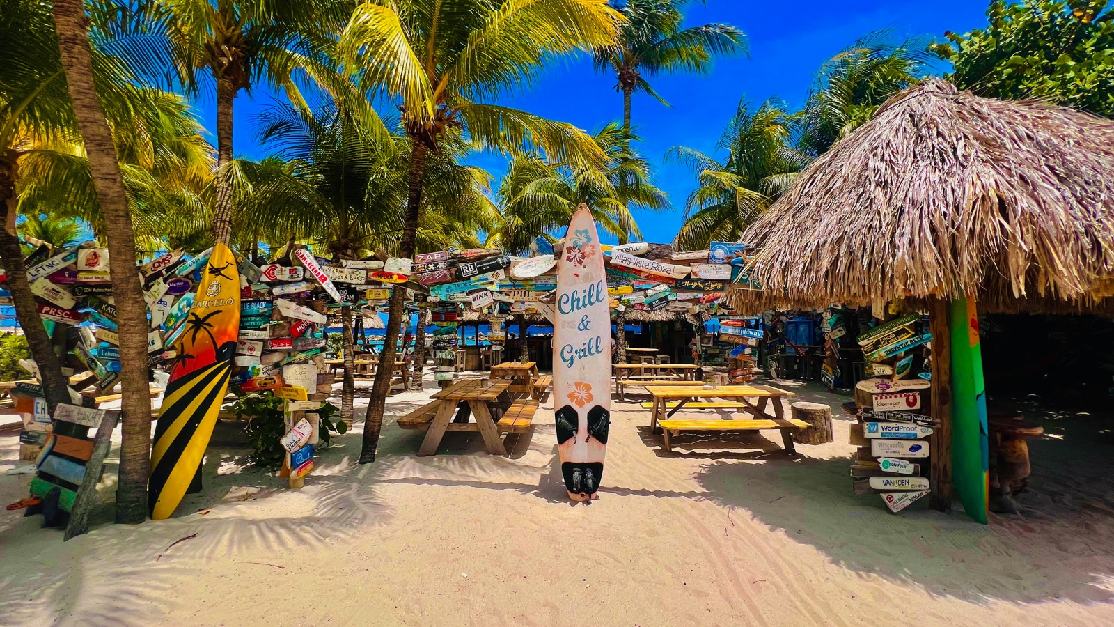 Happy Hour - Chill Beach Bar & Grill - Image 1