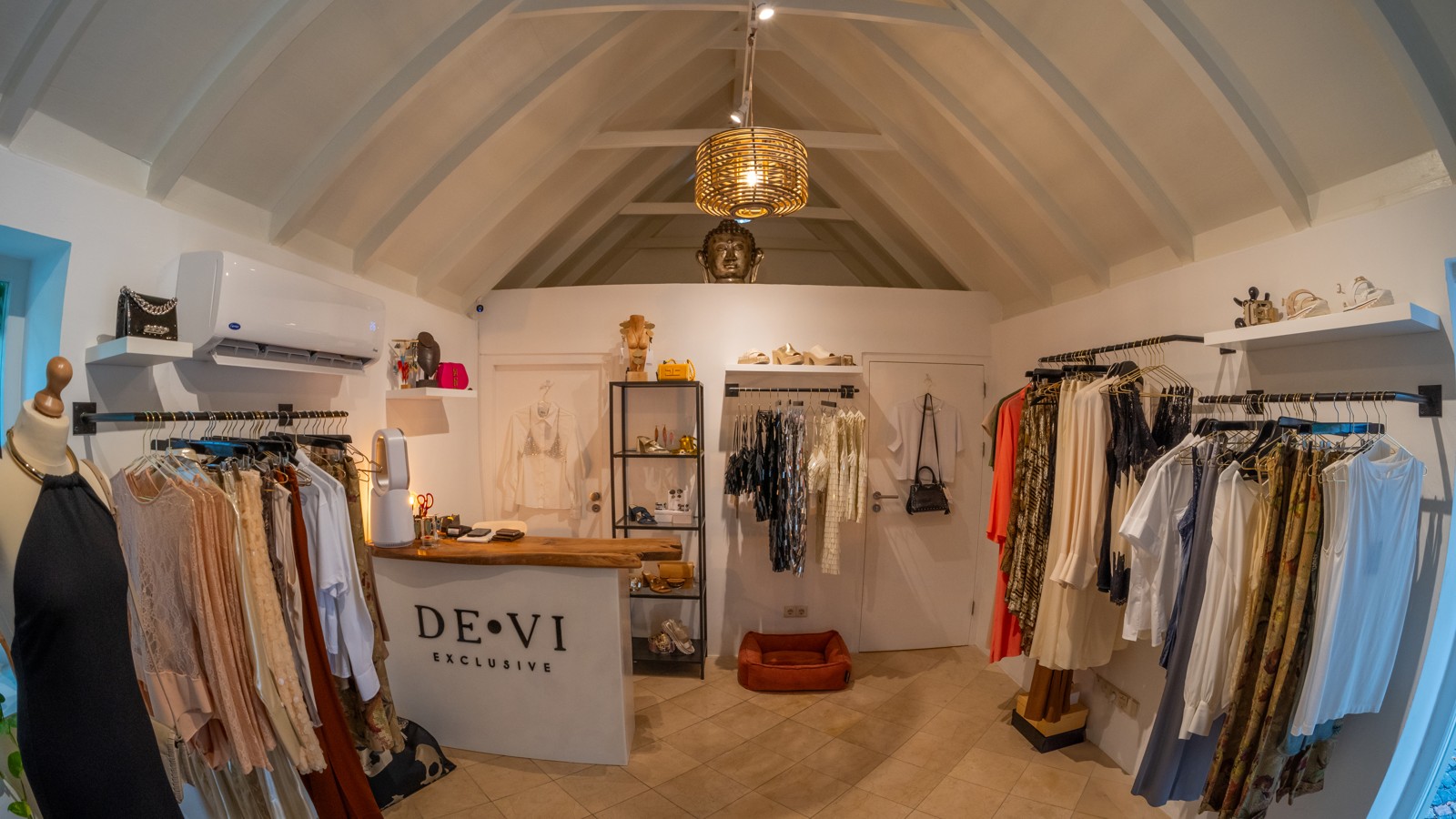 De.Vi Exclusives - Image 2