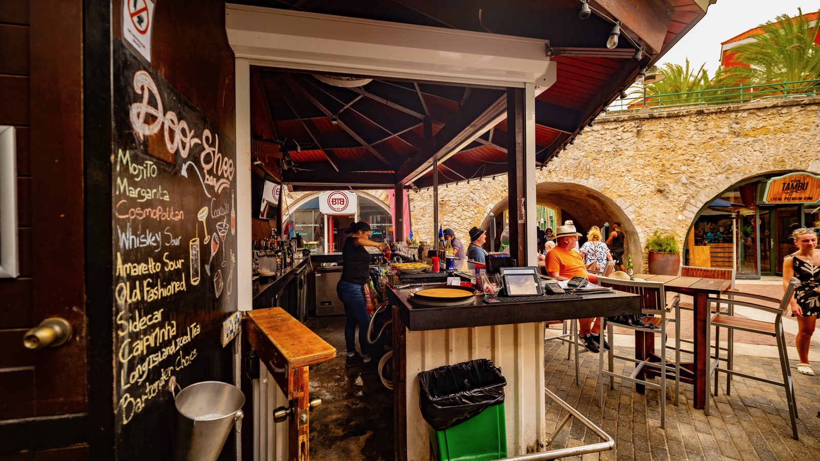 Doo-Shee Bar - Image 2