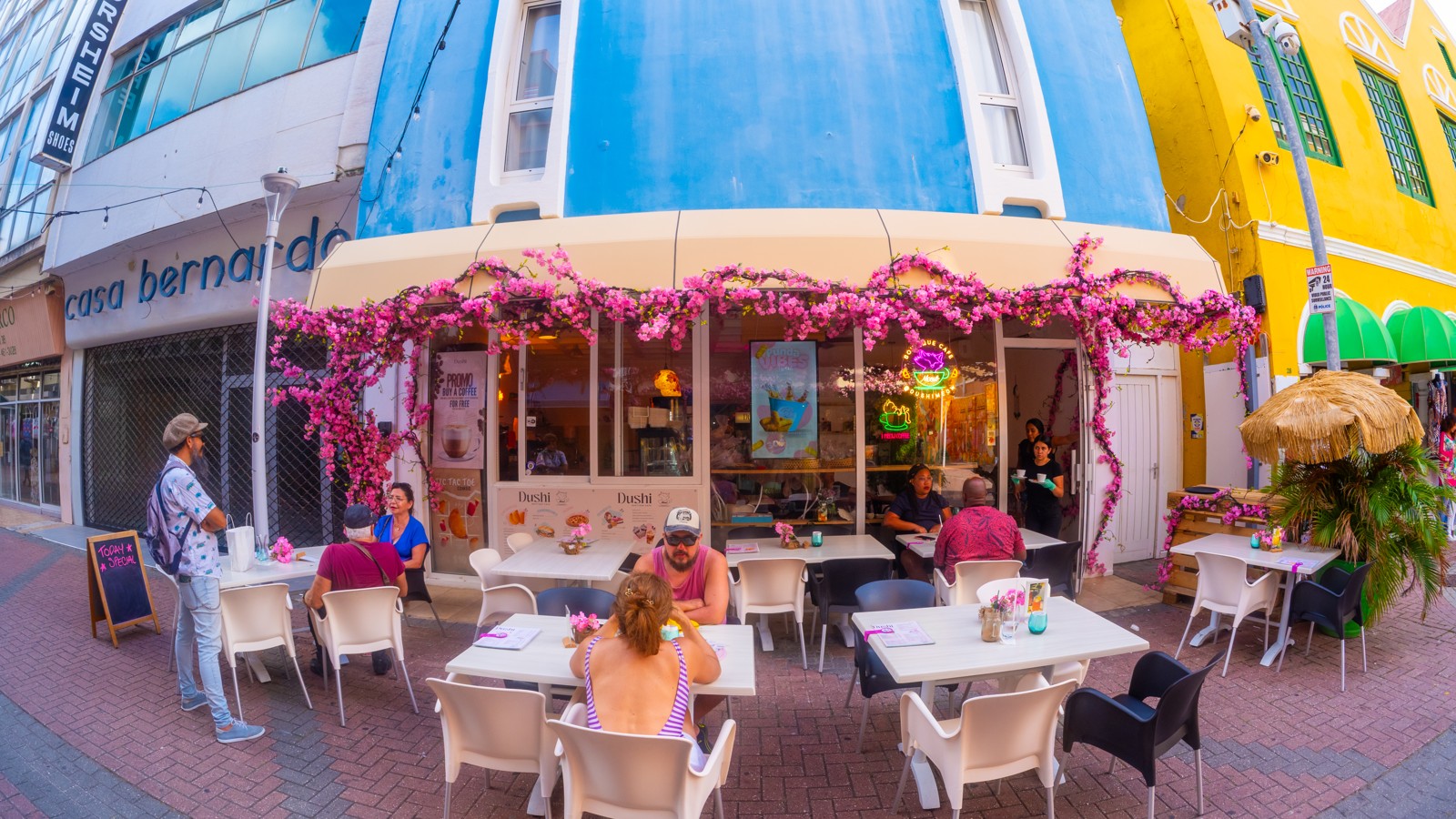 Dushi Meow Cafe - Image 1