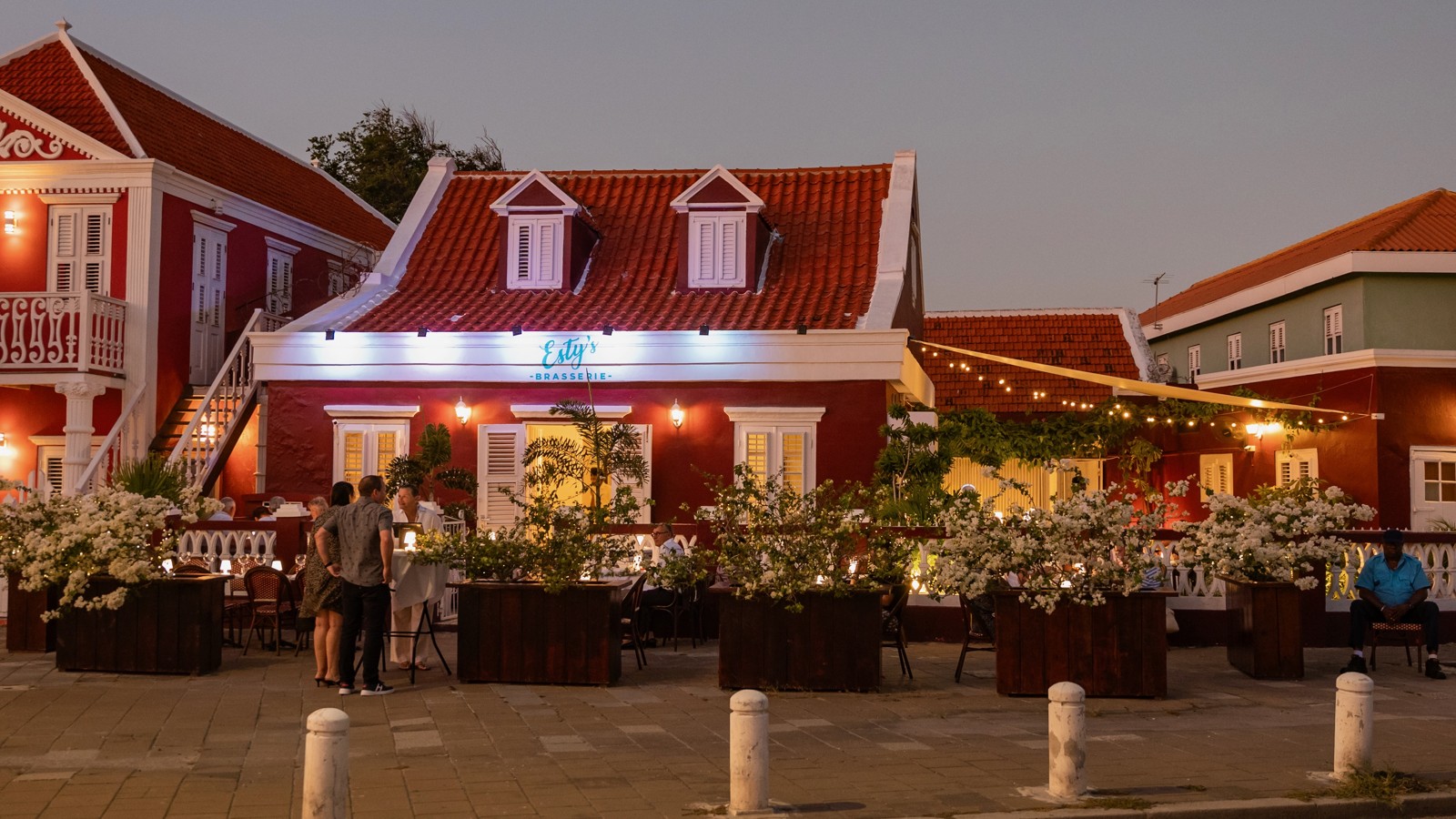 Esty's Brasserie - Image 3