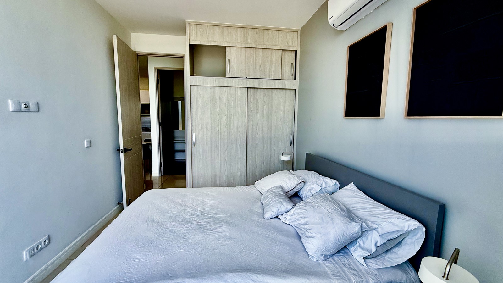 5. Secondary Bedroom F2 - Image 3