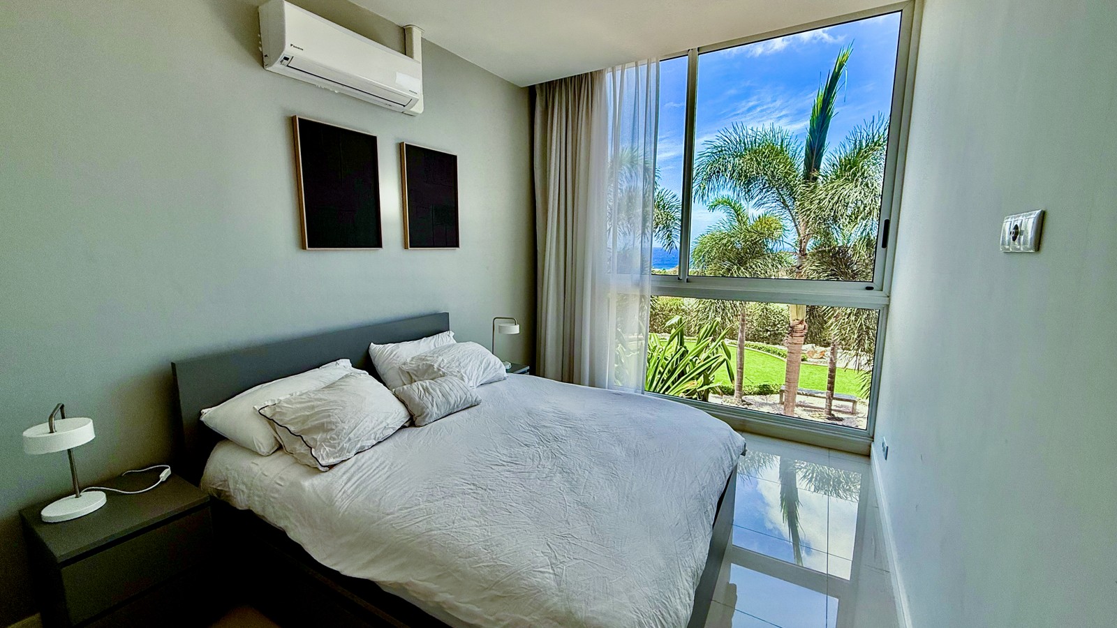 5. Secondary Bedroom F2 - Image 4