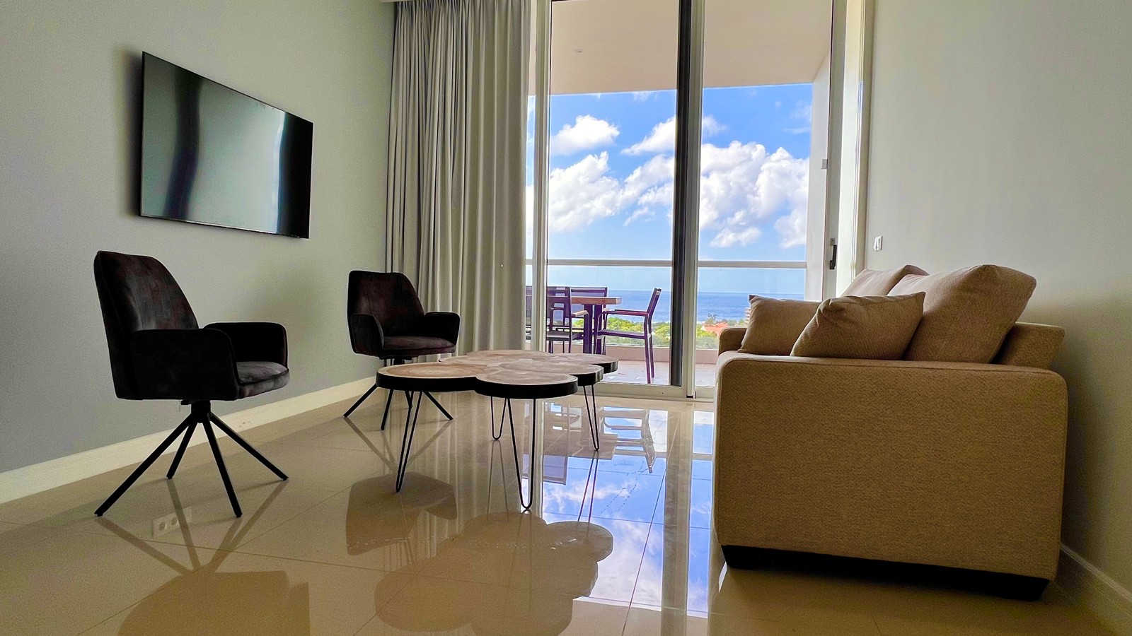 3. Living Room - Image 4