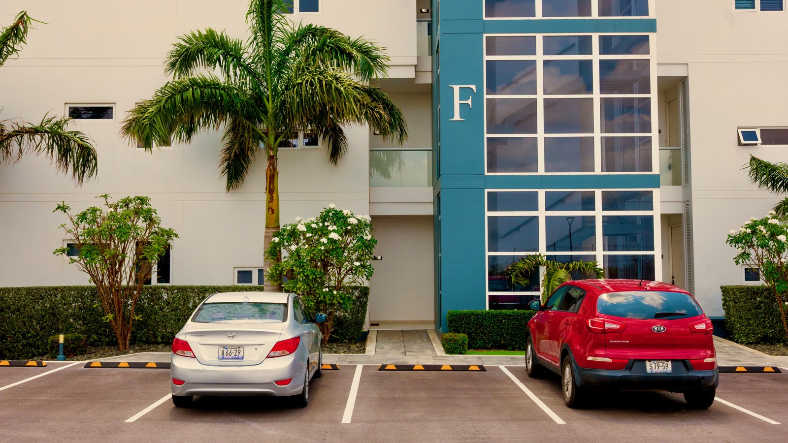 Parking & Getting to the Unit - Image 2