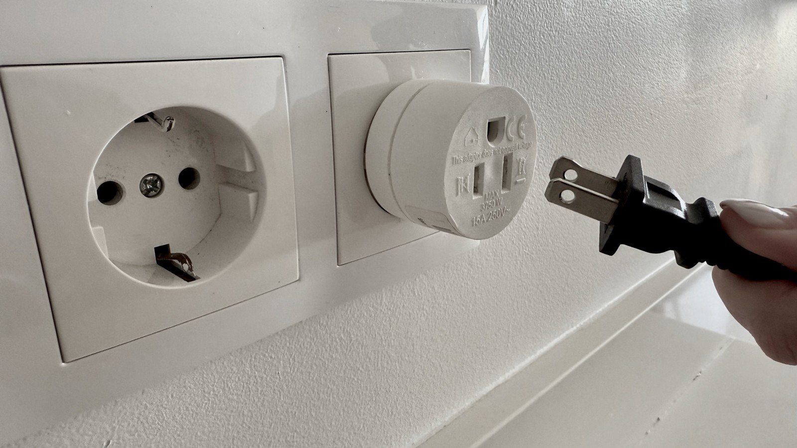 Electrical System & Plug Types - Image 2