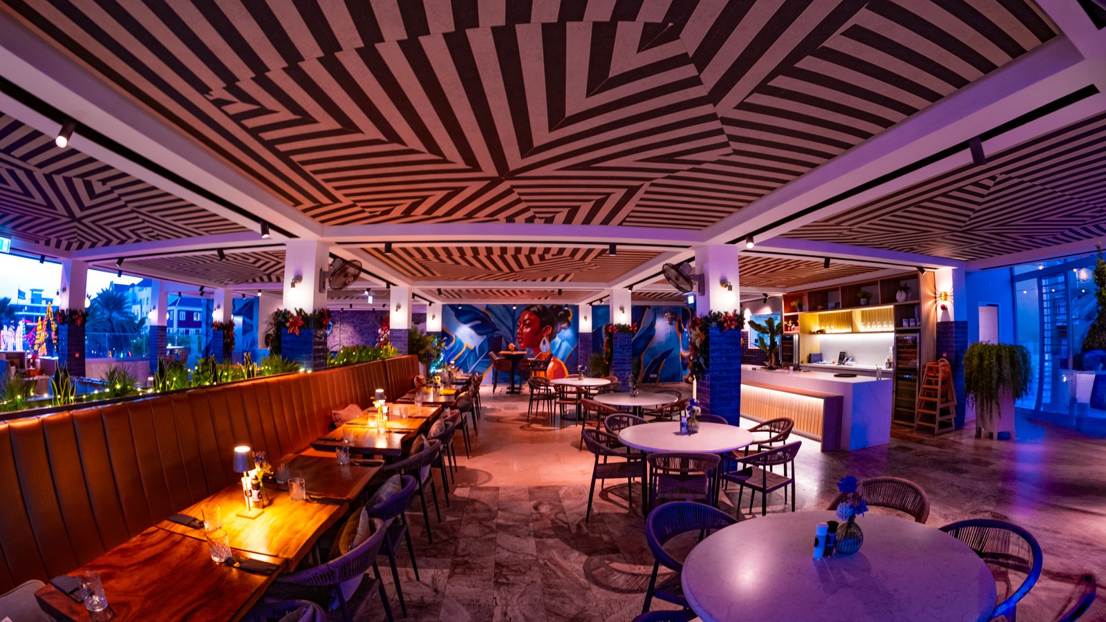 Harbor Restaurant - Image 10