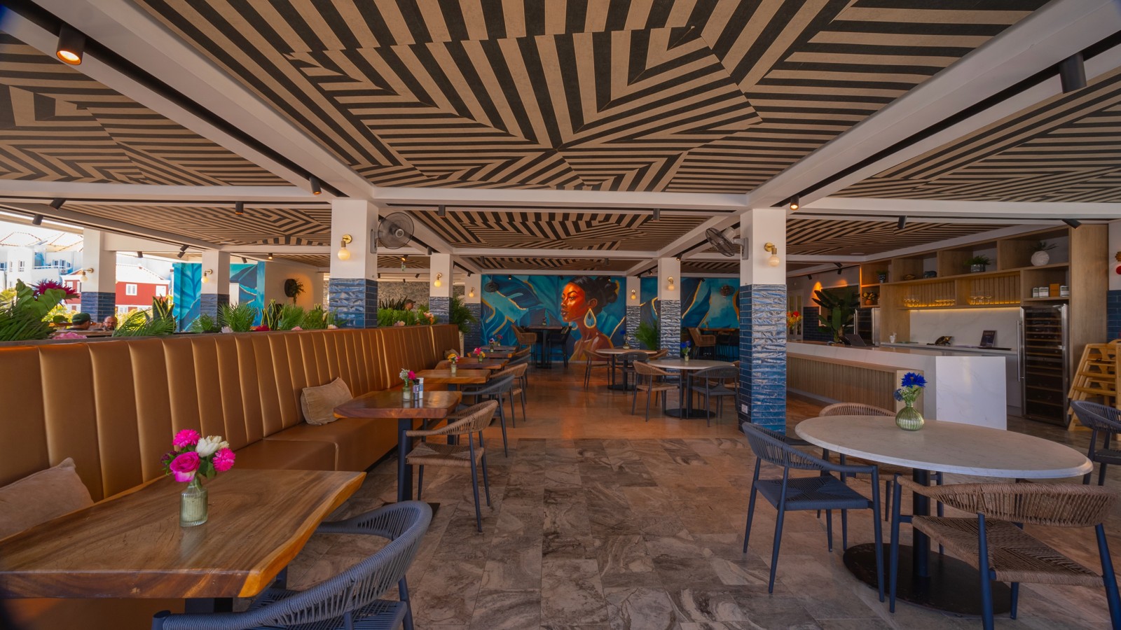 Harbor Restaurant - Image 4