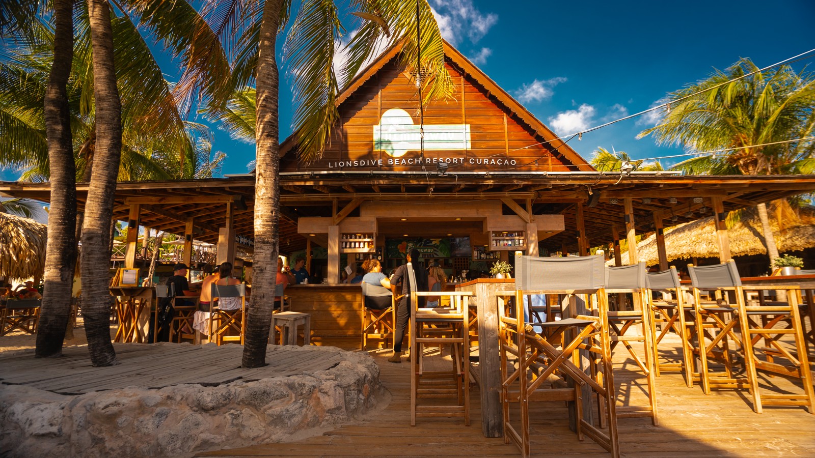 Hemingway Beach Bar & Restaurant - Image 3