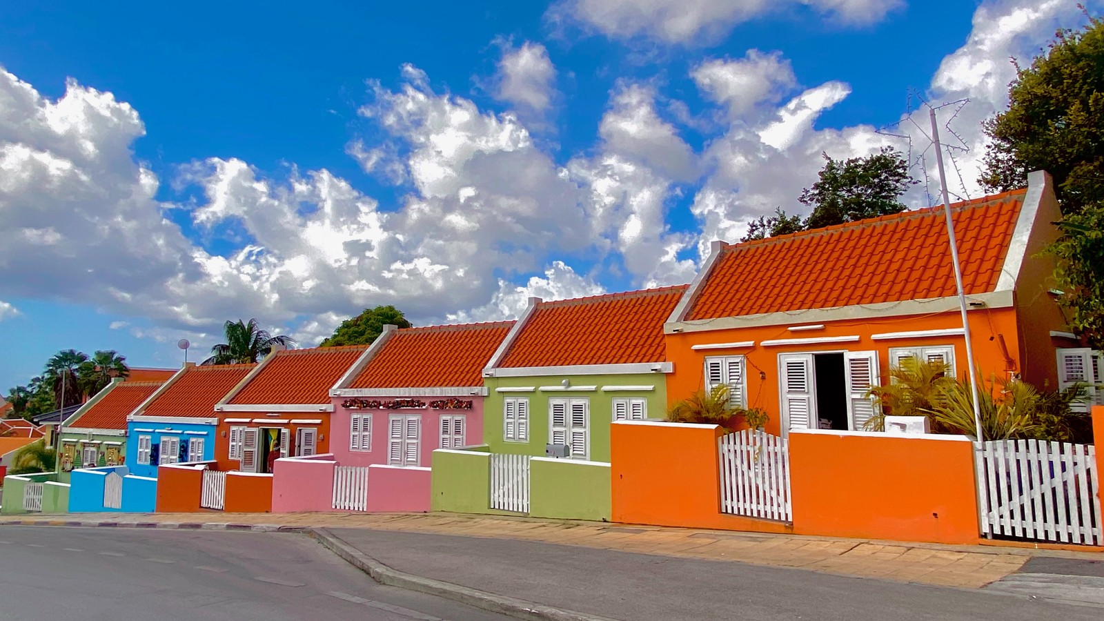 Colorful Pietermaai Houses - Image 1
