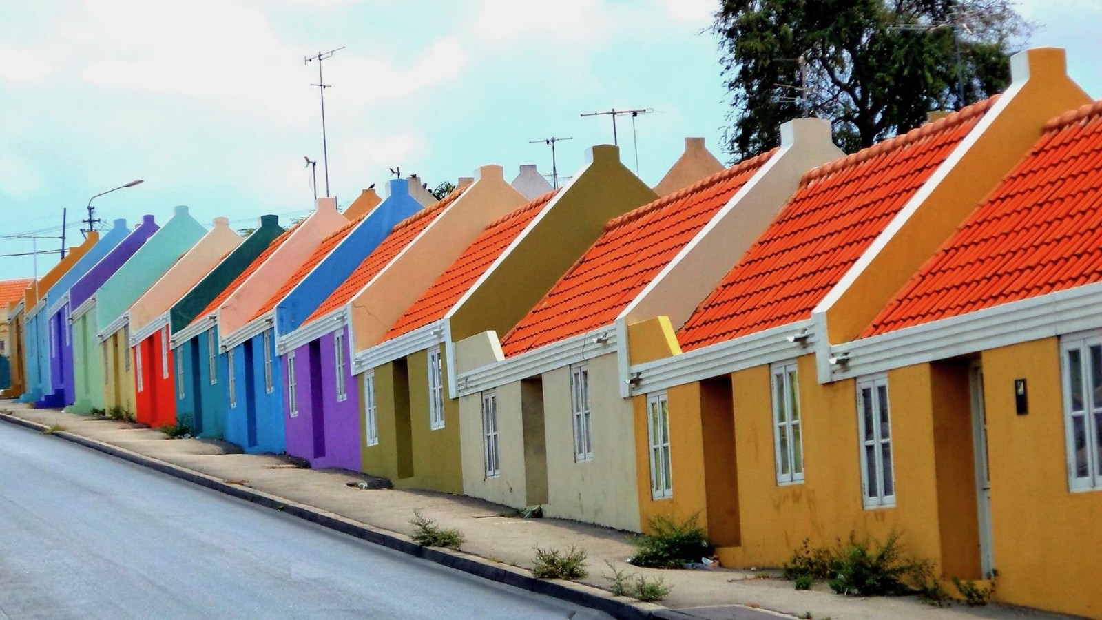 62. Colorful Houses Pietermaai - Image 1
