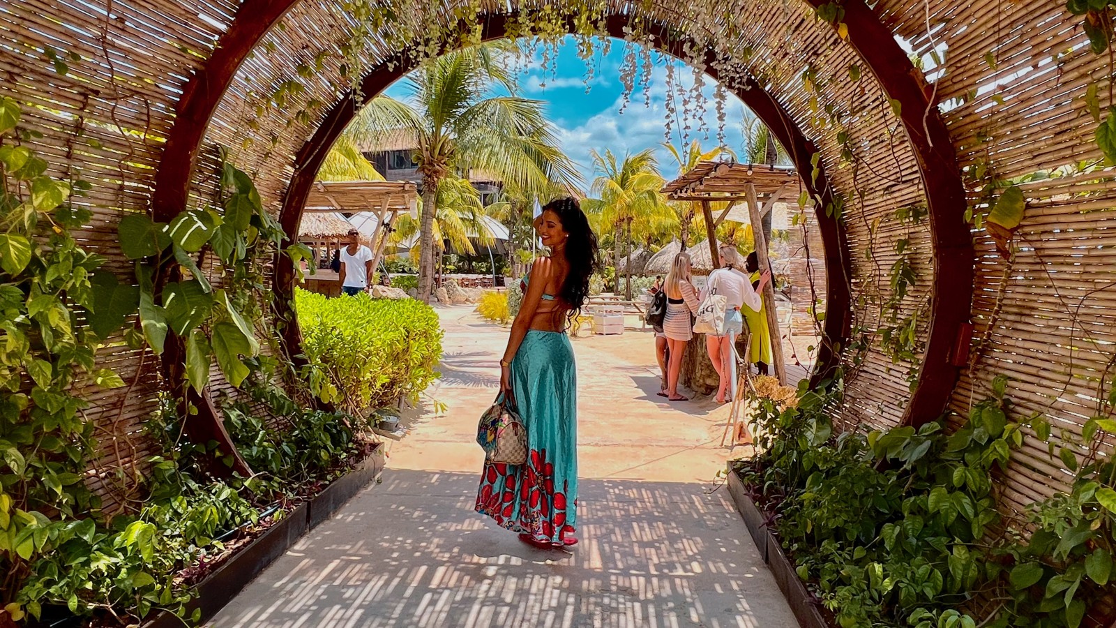 64. Mood Beach Entrance - Image 2