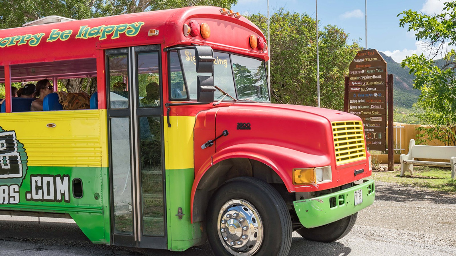 Wonders of Curaçao: Caves, Turtles & Beaches - Image 1