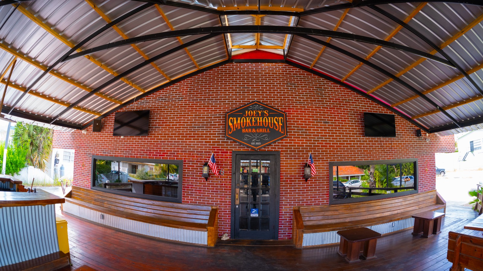 Joey's Smokehouse Bar & Grill - Image 3