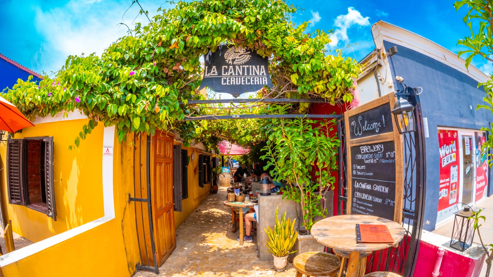 La Cantina Cerveceria - Image 1