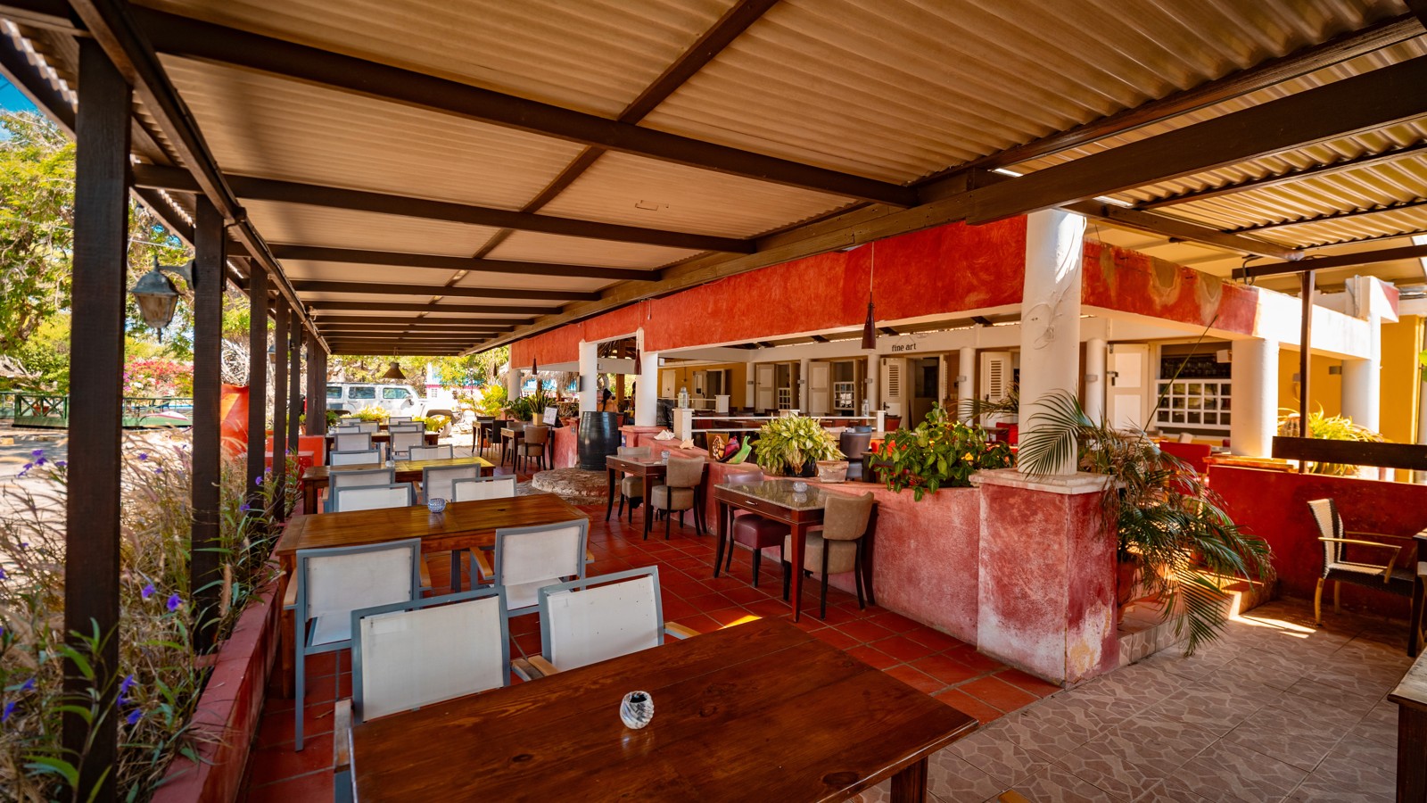 Landhuis Daniel - Image 1