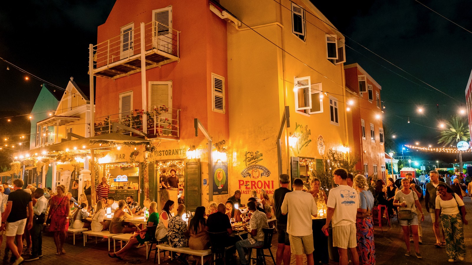 33. Restaurants and Bars - Image 4