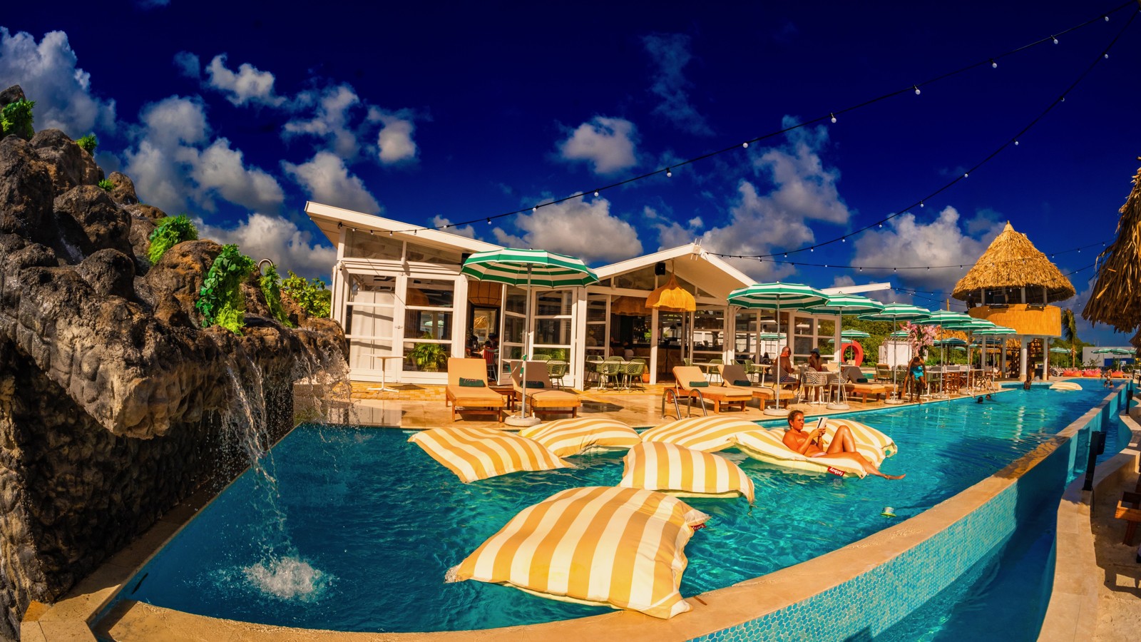 Mondi Beach Club - Image 5