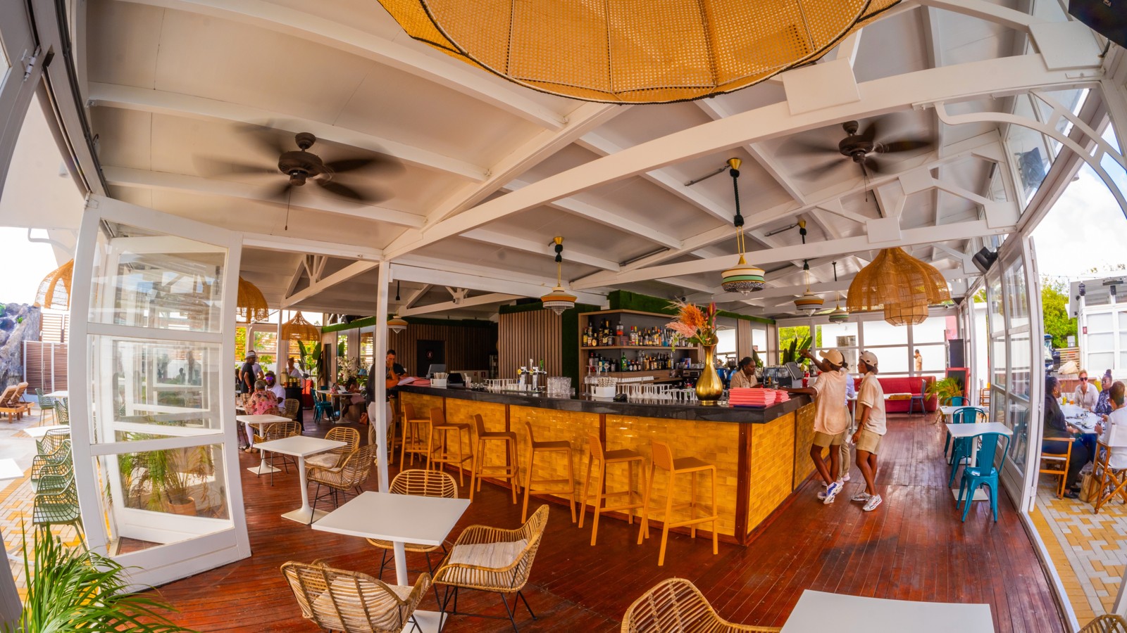 Mondi Beach Club - Image 10