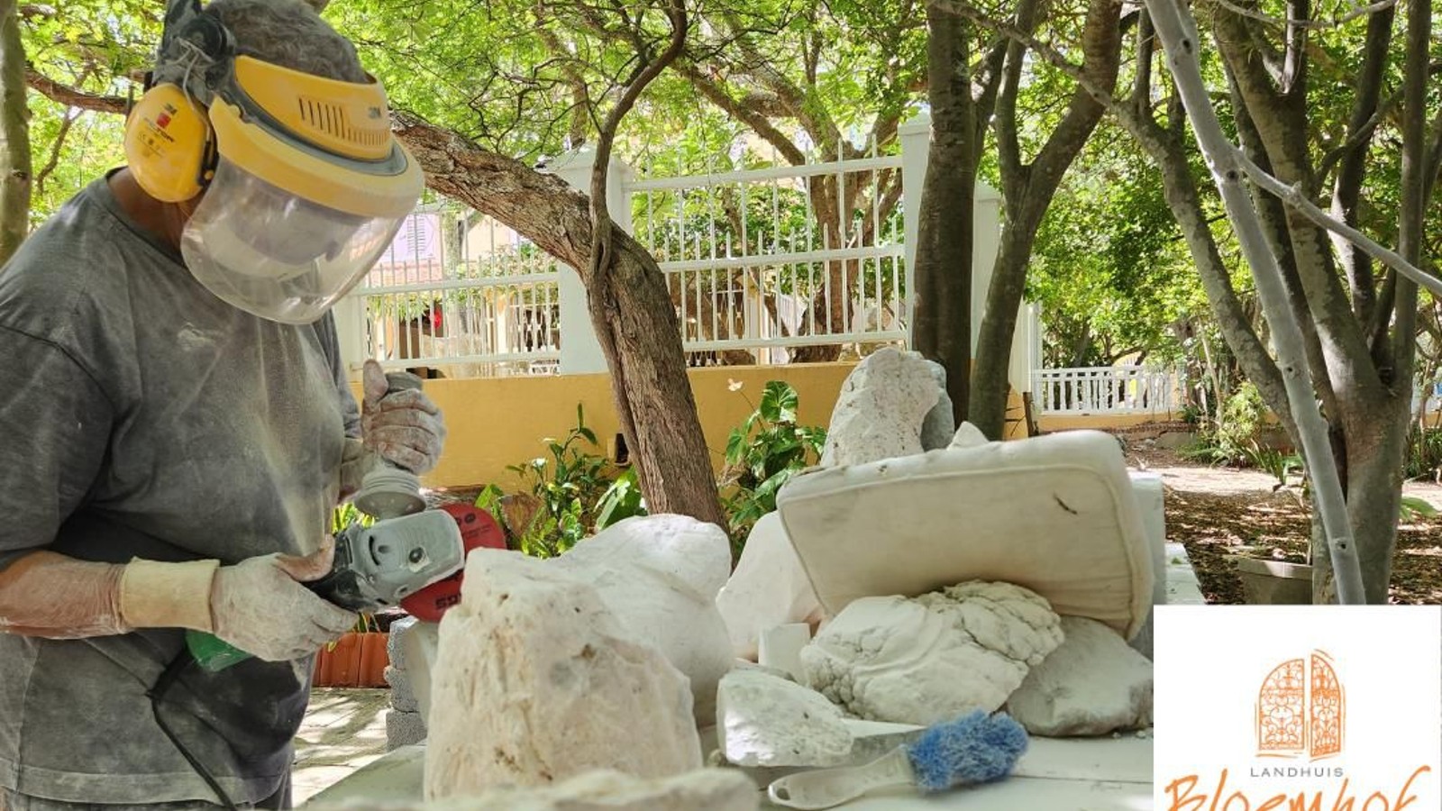 Music & Art - Hortence Brouwn - Image 1