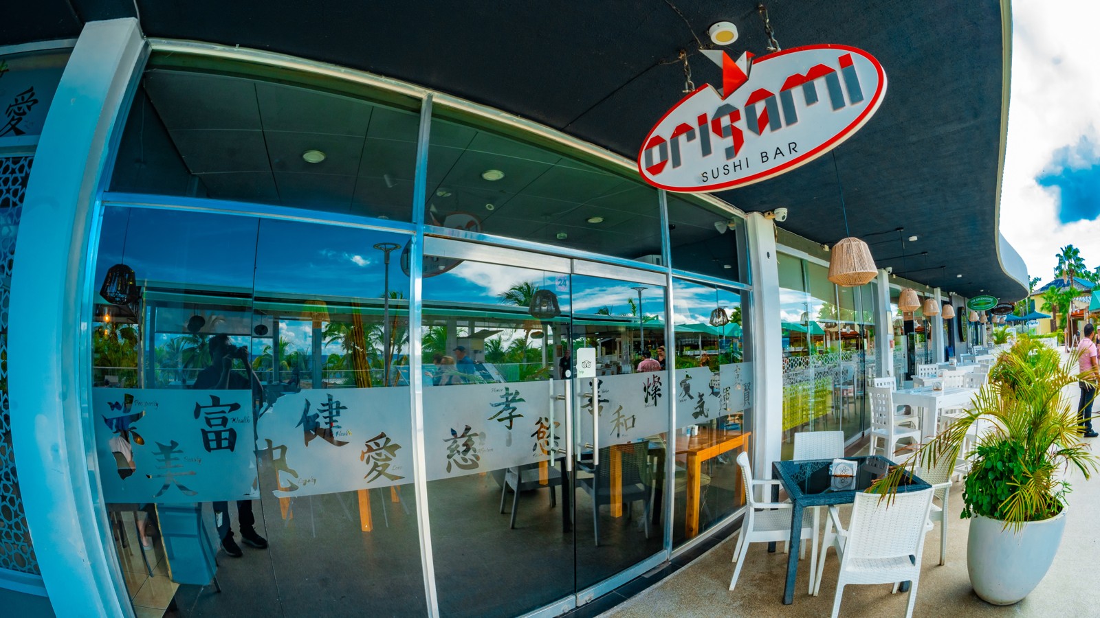 Origami Sushi Bar - Image 2