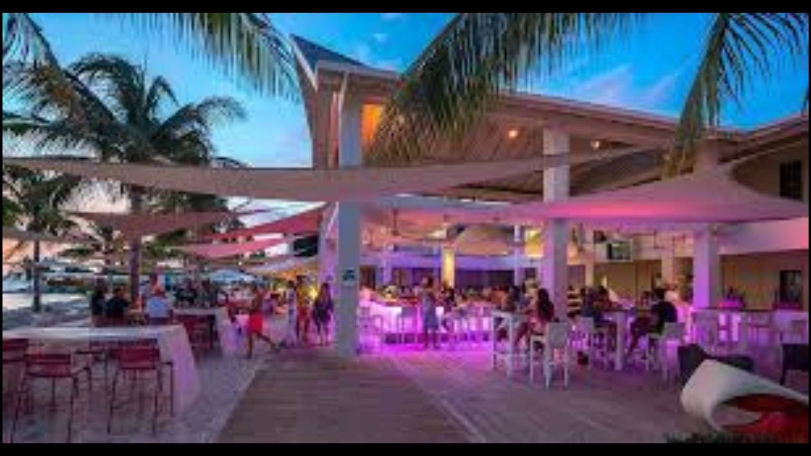 Papagayo Beach Club - Happy Hour - Image 1