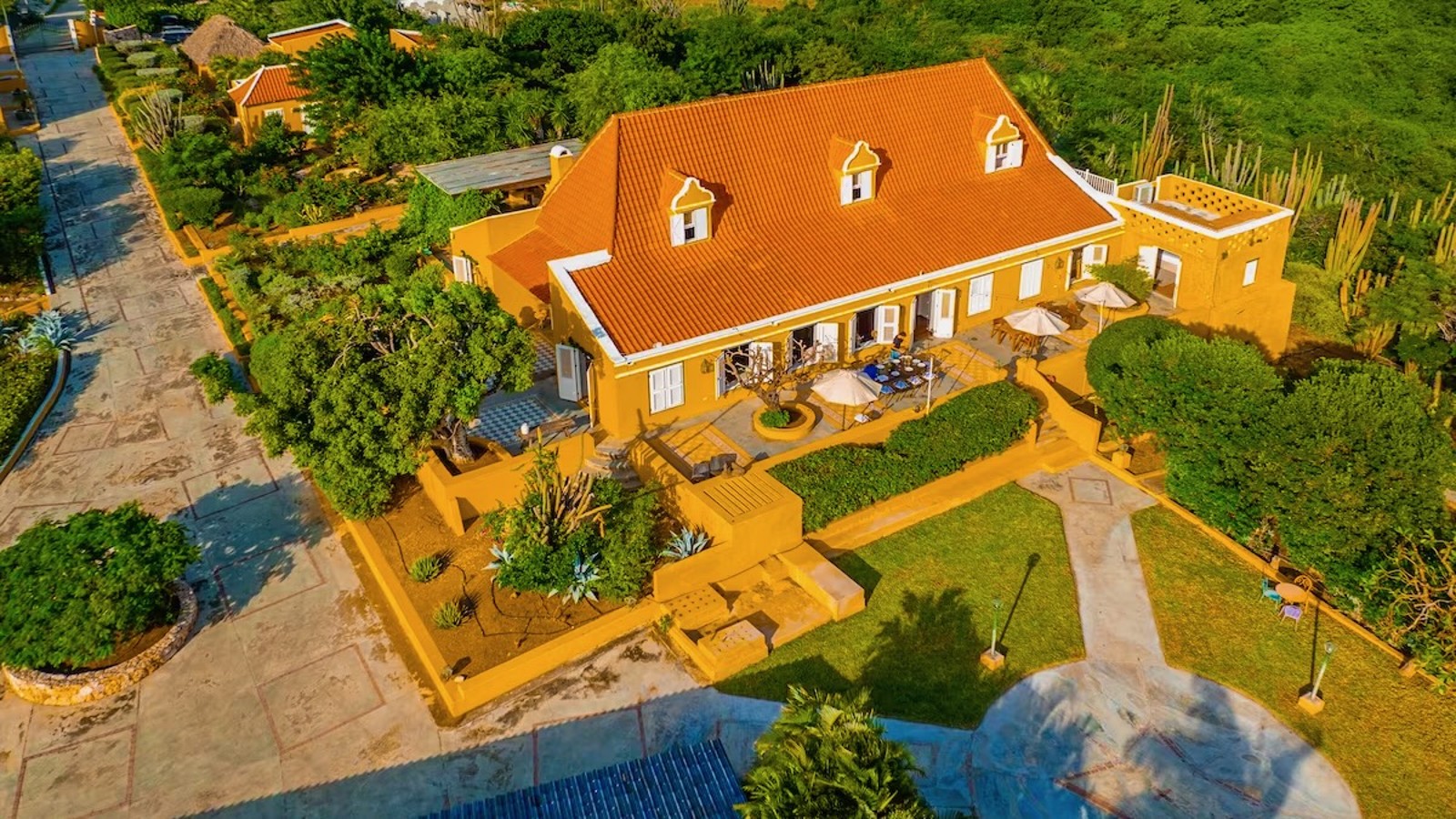 Plantation Jan Thiel Lodge - Image 4