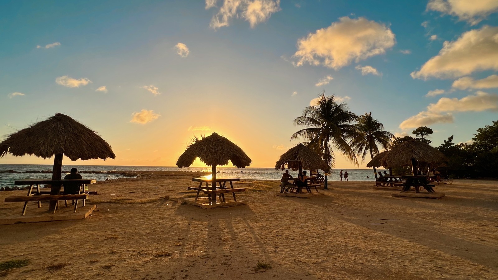 Playa Parasasa - Image 1