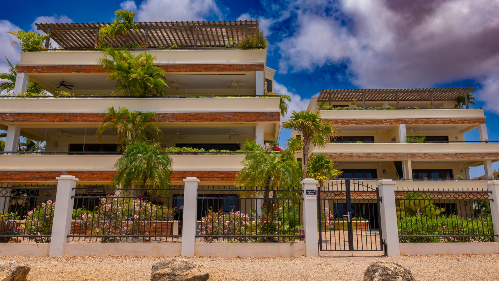 Playa Lechi Residence - Image 1