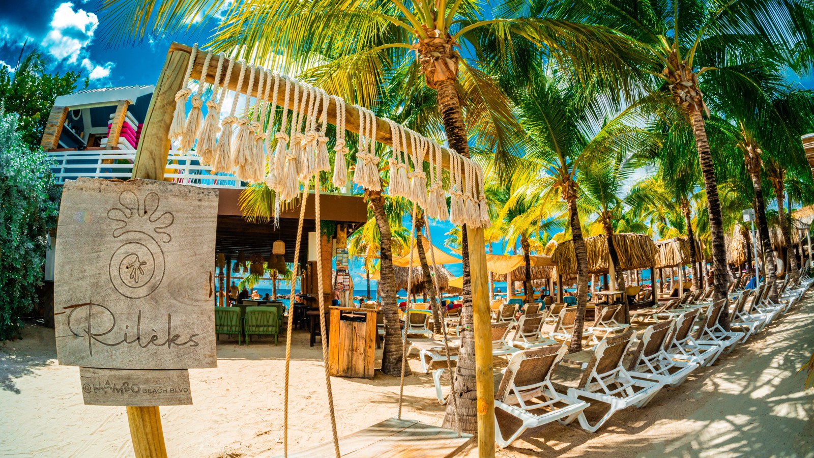 Rileks Beach Bar - Image 3