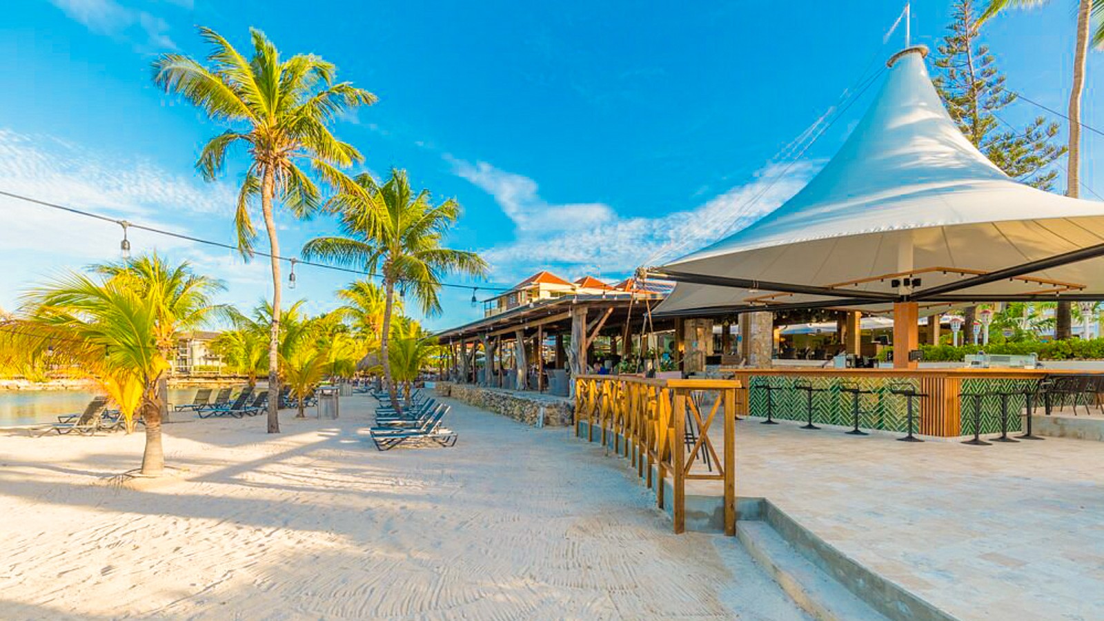 Schooner Bar - Image 1