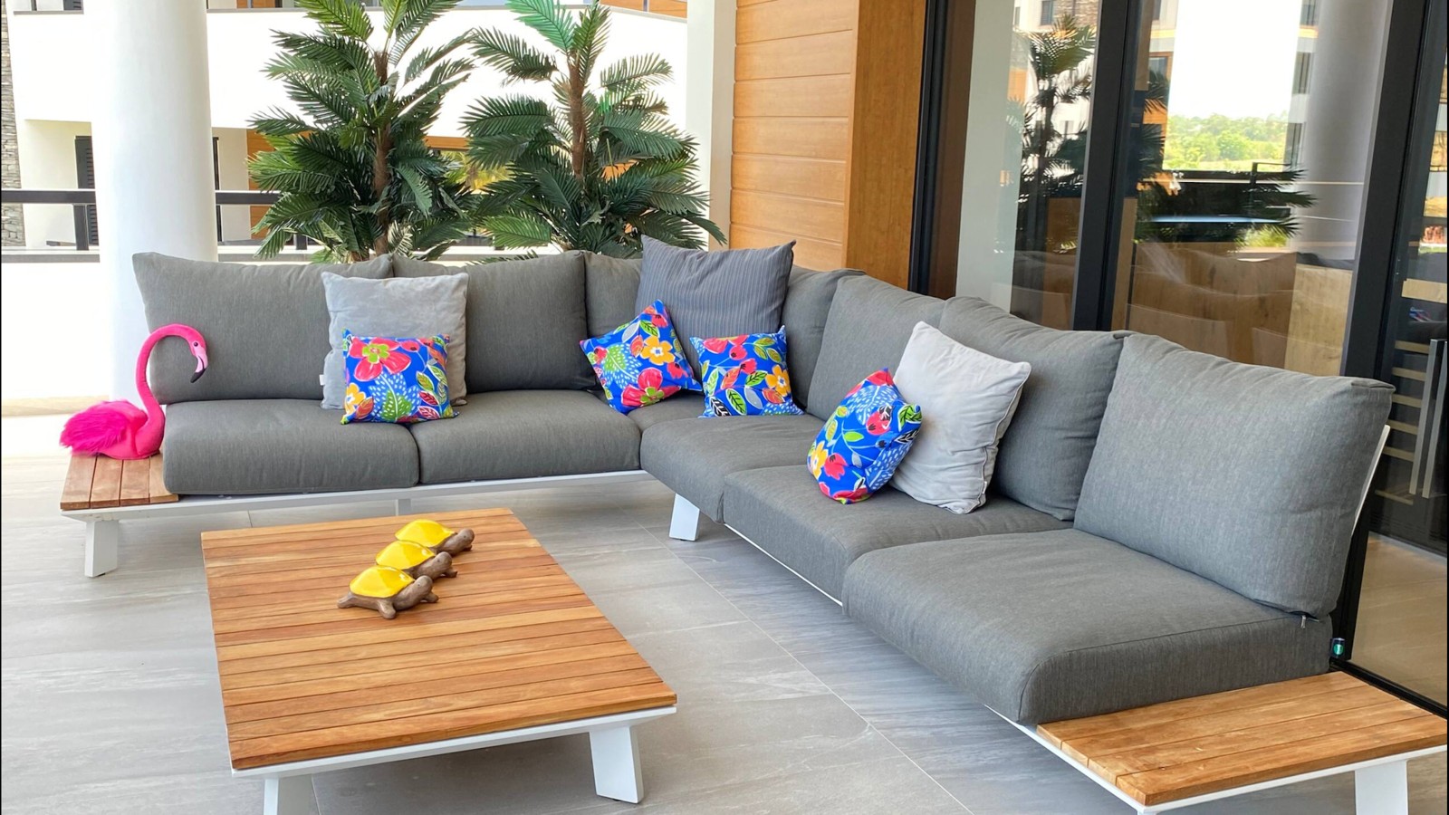 The Shore Blue Bay - Ocean Front Apt - Image 8