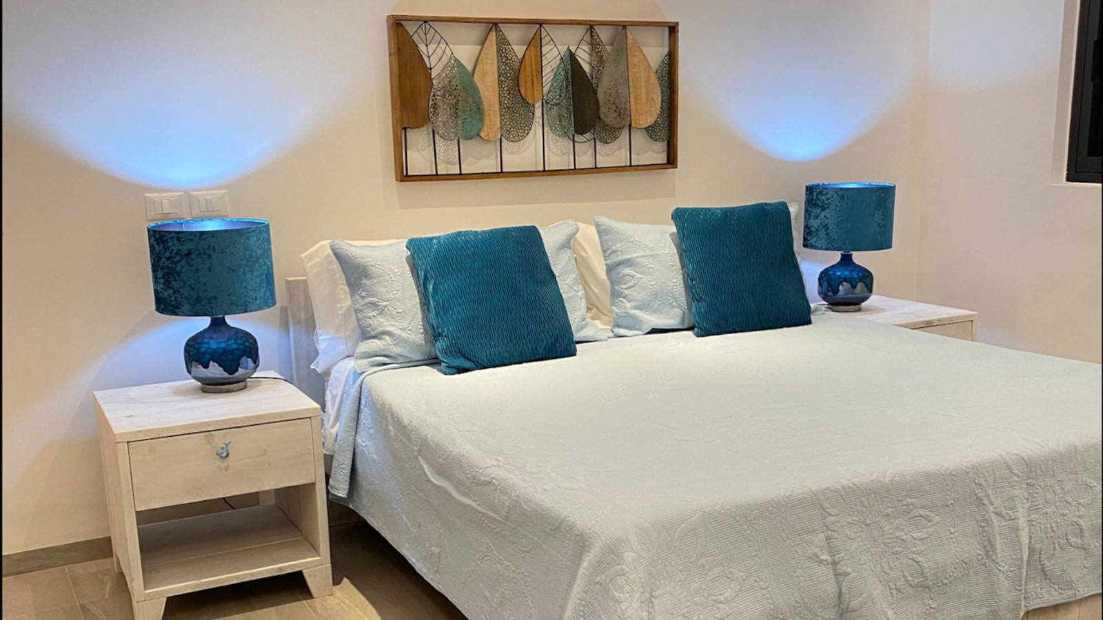 The Shore Blue Bay - Ocean Front Apt - Image 9