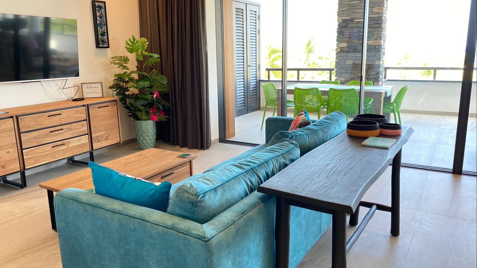 The Shore Blue Bay - Ocean Front Apt - Image 3