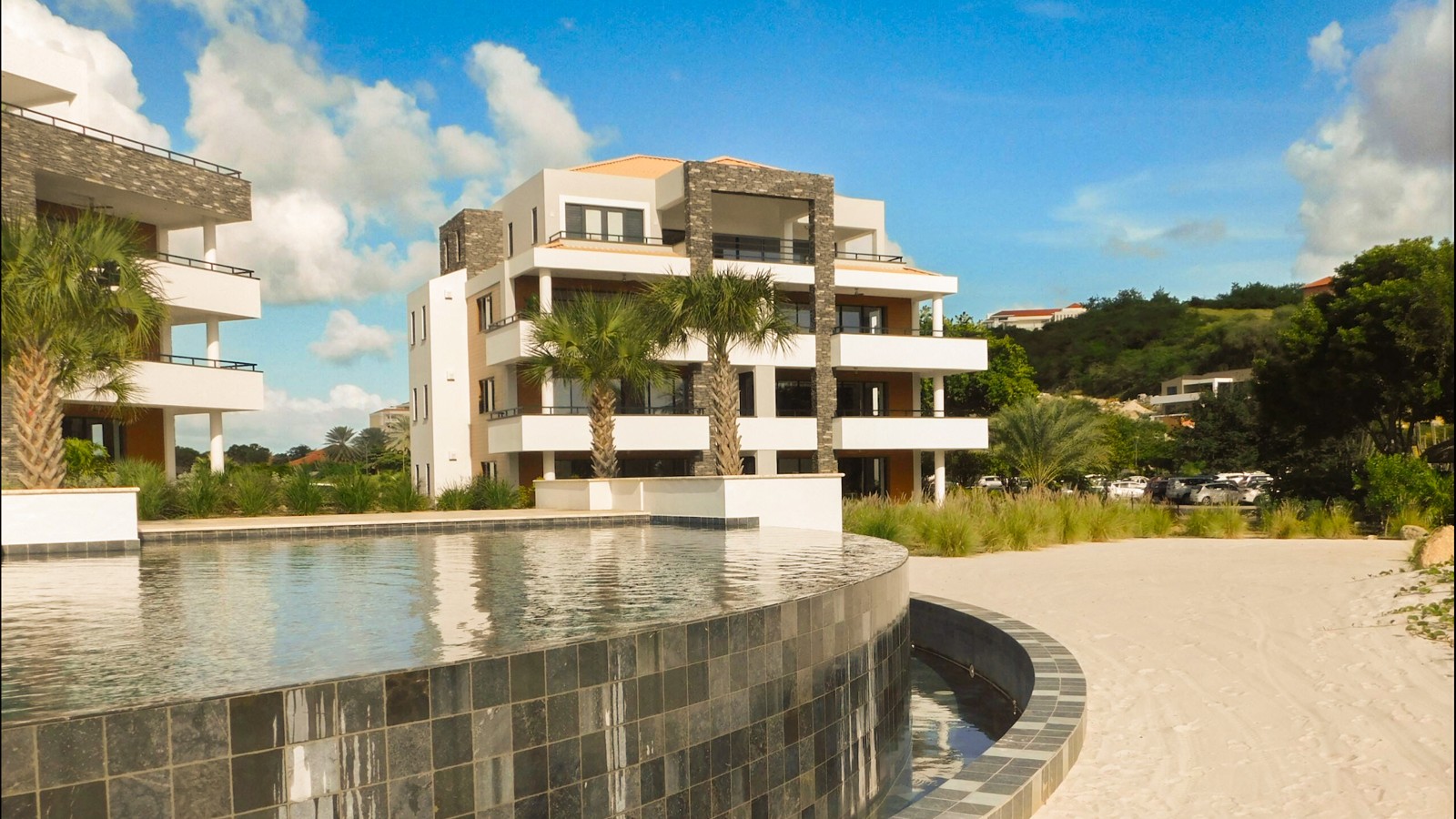 The Shore Blue Bay - Ocean Front Apt - Image 2