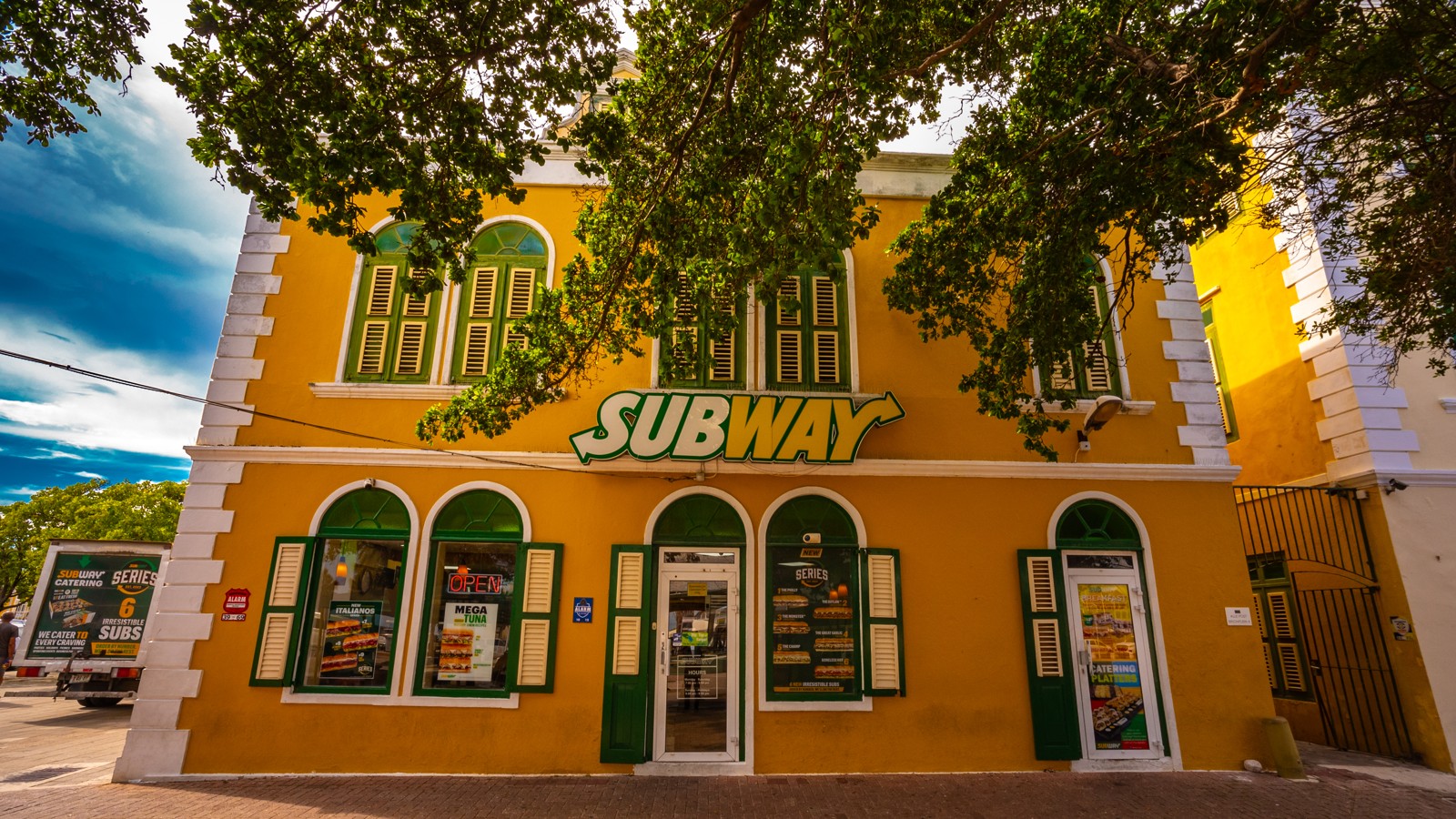 Subway Restaurant - Image 2