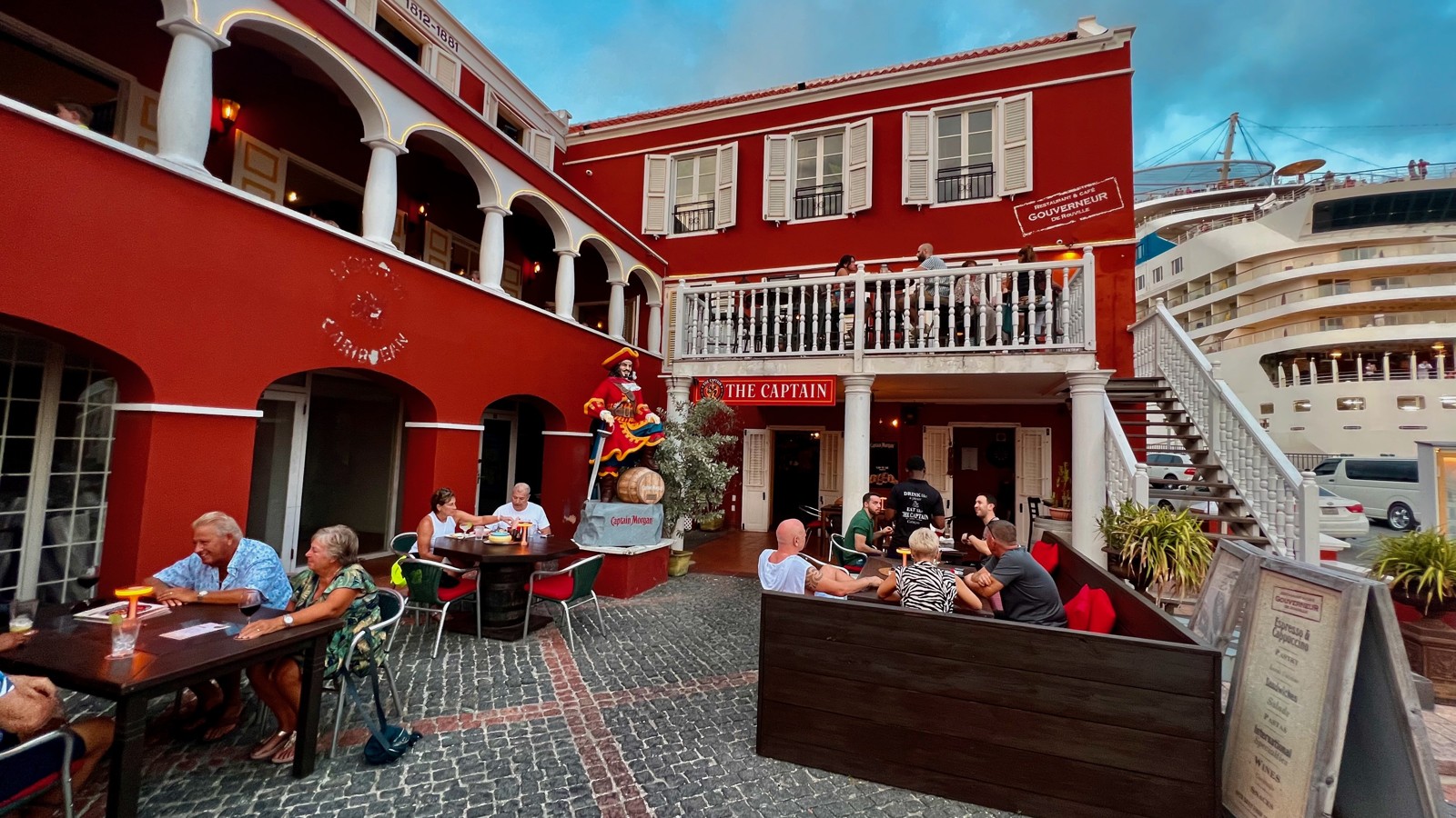 The Captain Bar - Image 1