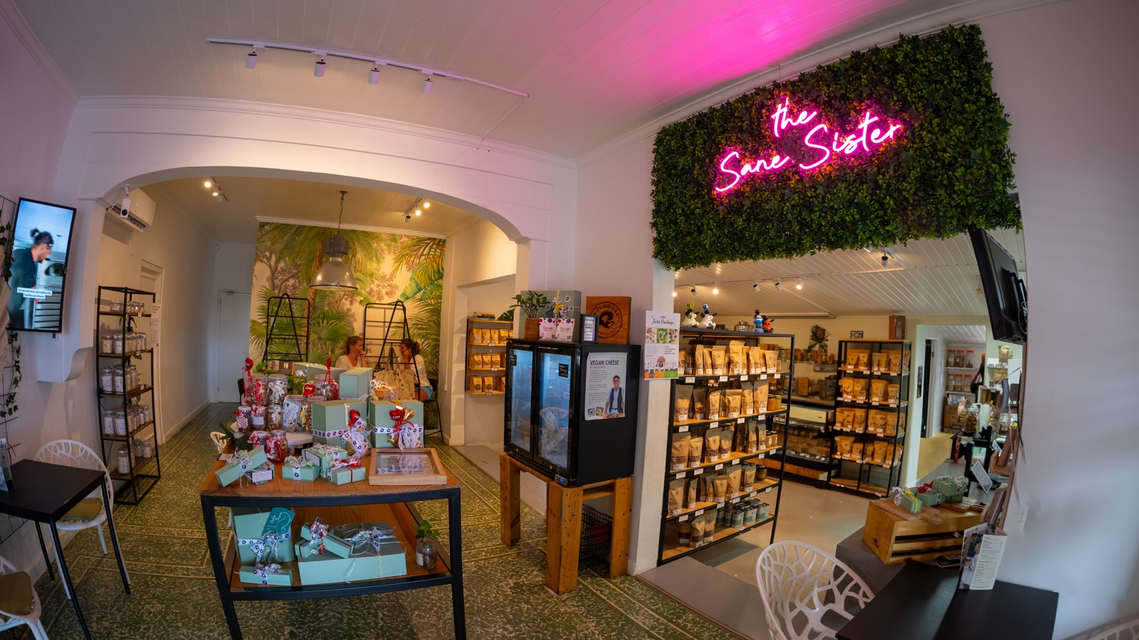 The Sane Sister / Nut House - Image 2