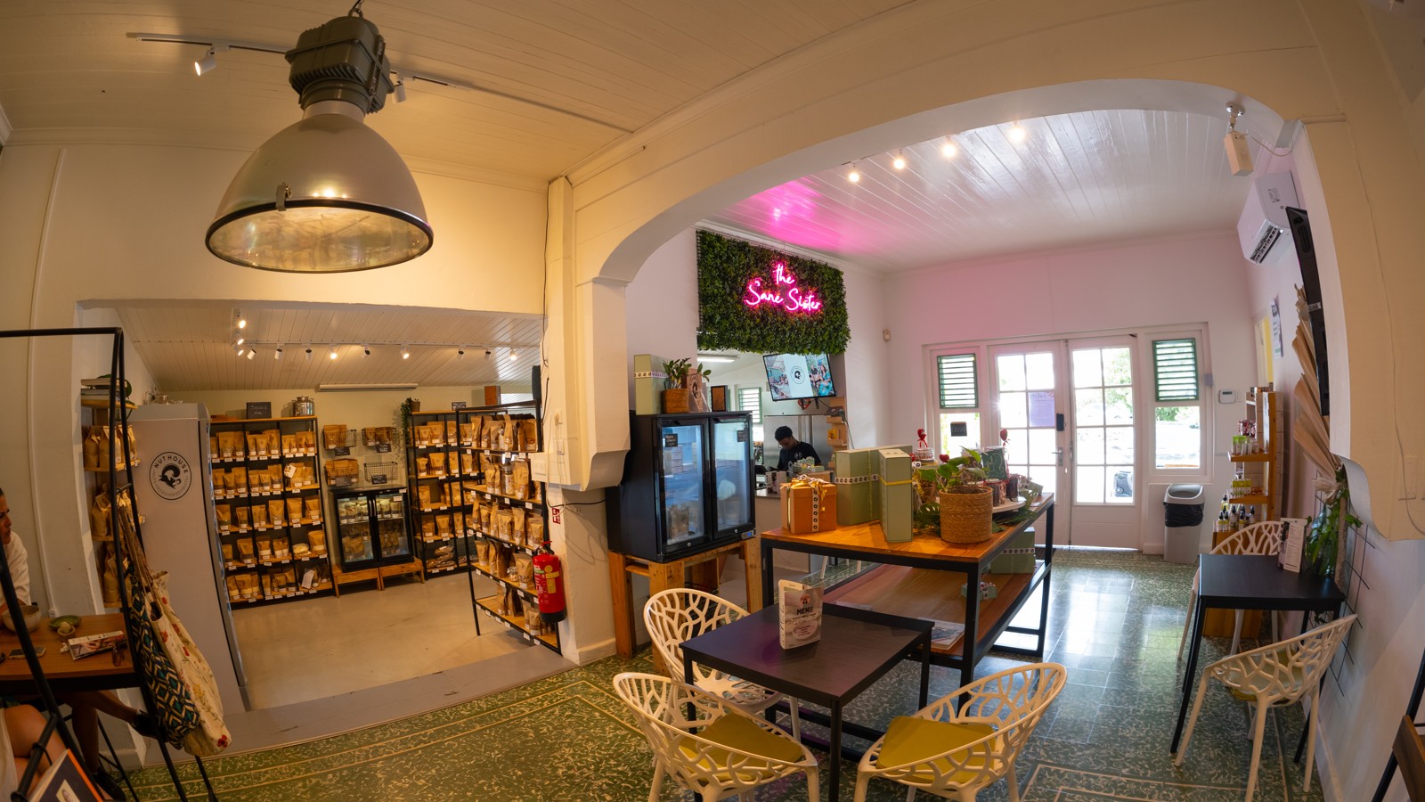 The Sane Sister / Nut House - Image 3