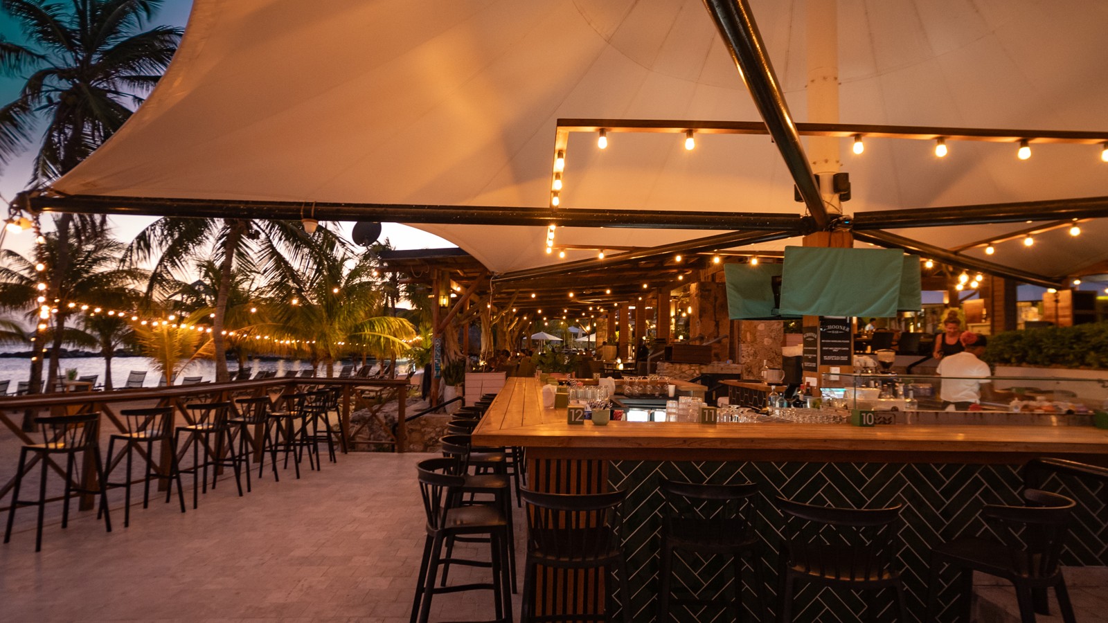 Schooner Bar - Image 2