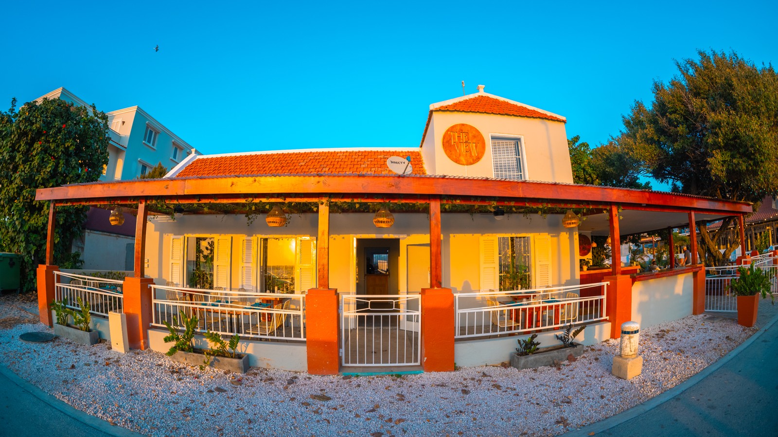 The View Bar & Restaurant - Image 2