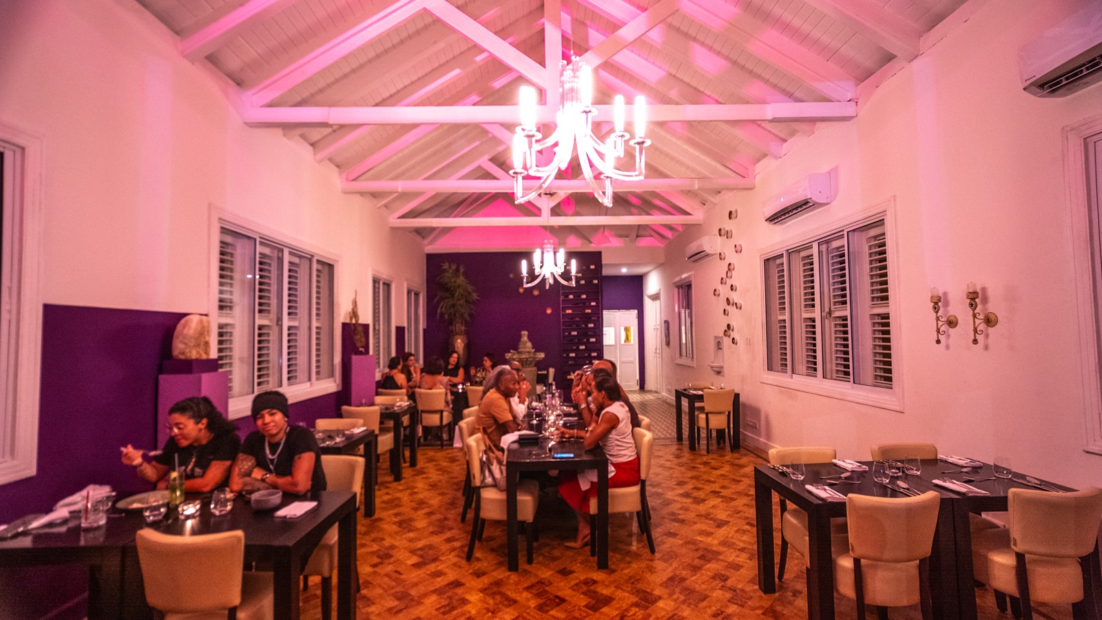 Thomas Restaurant - Image 2