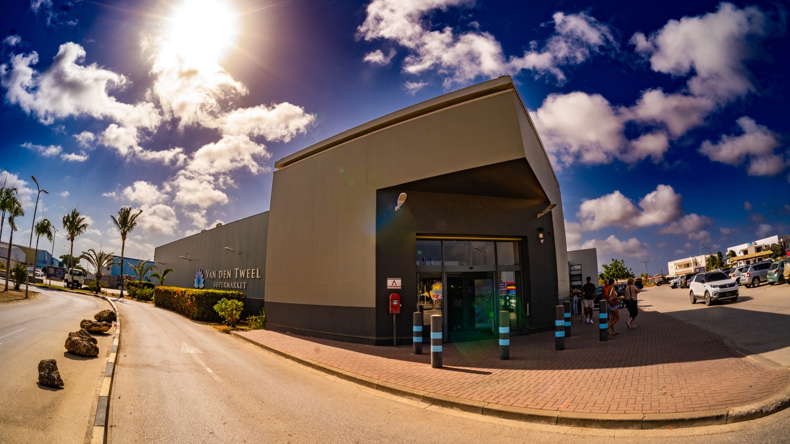 Van Den Tweel Bonaire - Image 1