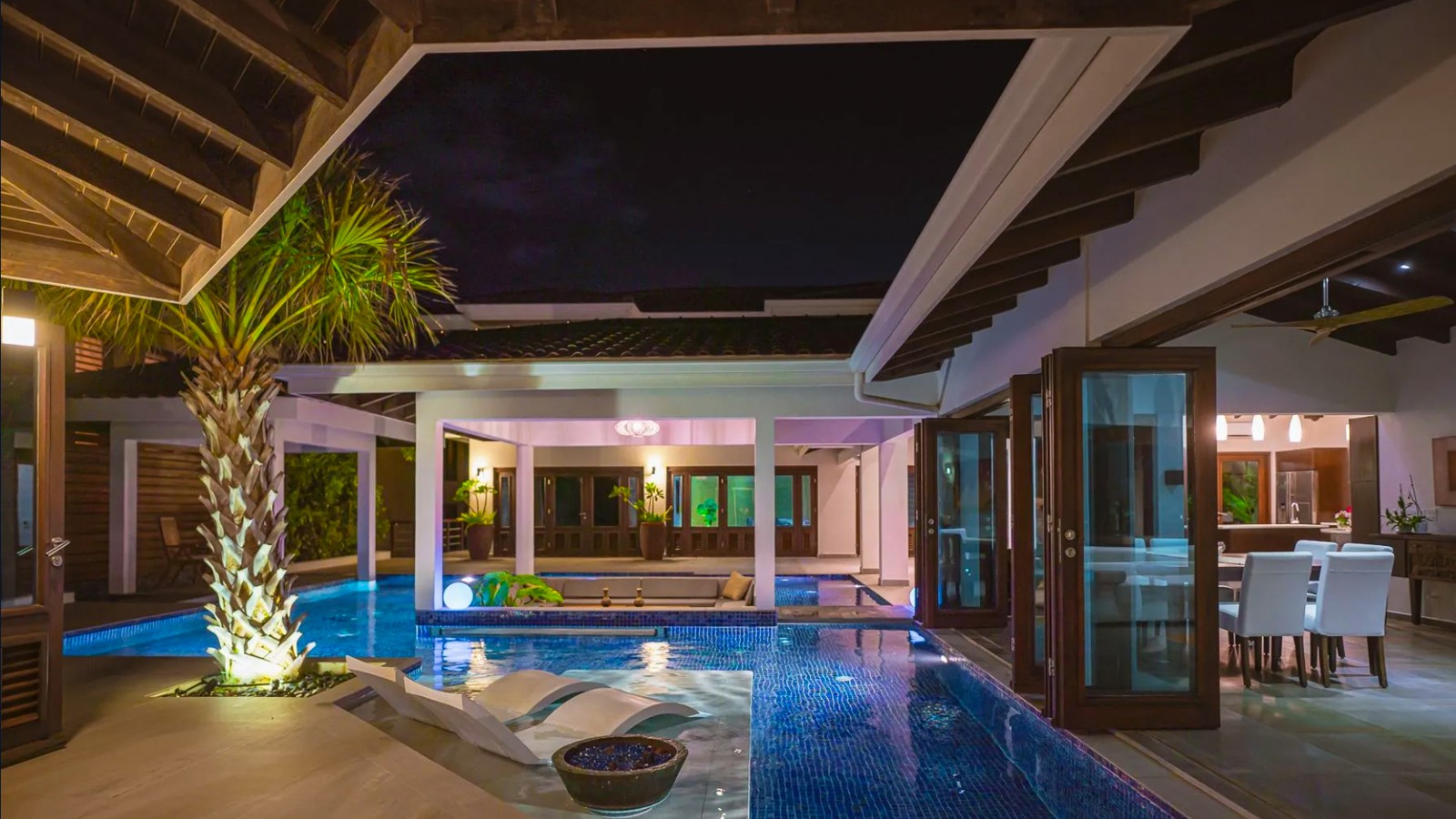 Vista Royal T17, Jan Thiel - Image 3